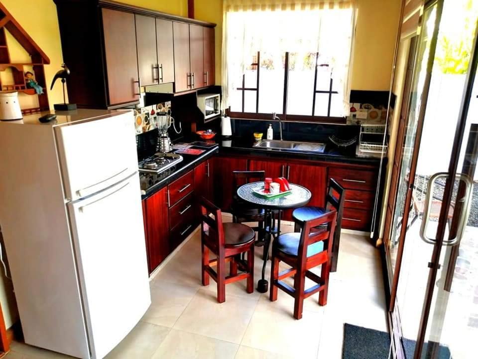 La Casa De La Abuela Villa Sucúa Kültér fotó
